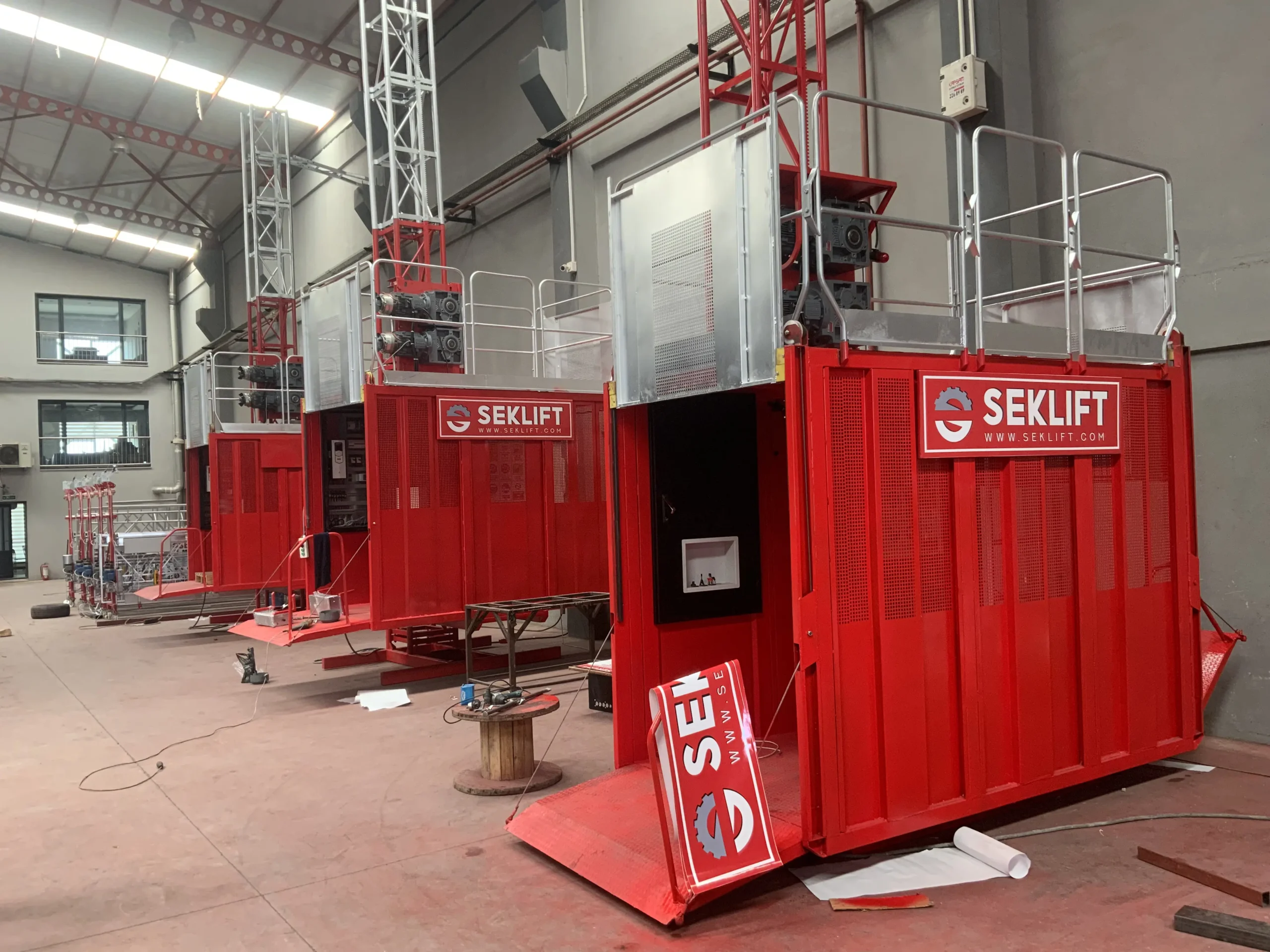 Construction hoist boarding and landing safety