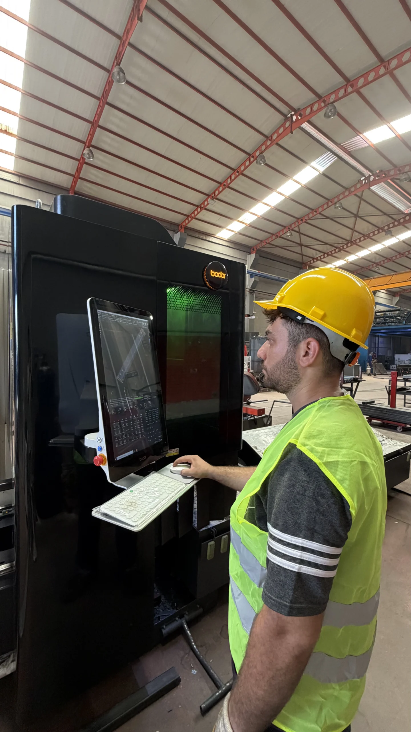 Fabrication et préparation des équipements SEKLIFT au sein de l'usine de production