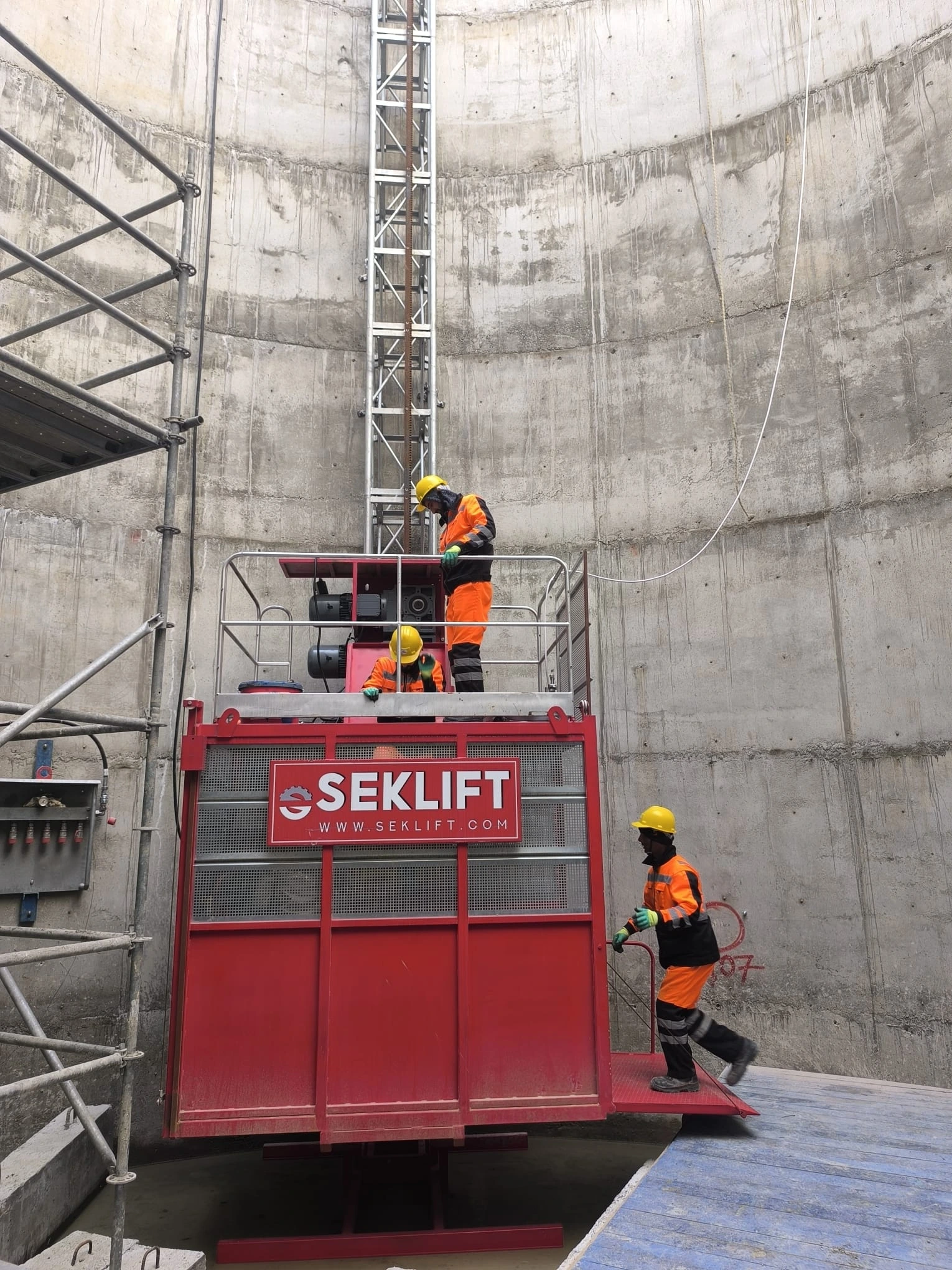 SEKLIFT: Geçici personel ve yük erişimi için inşaat asansörü üreticisi